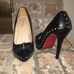 Black heels with a red bottom